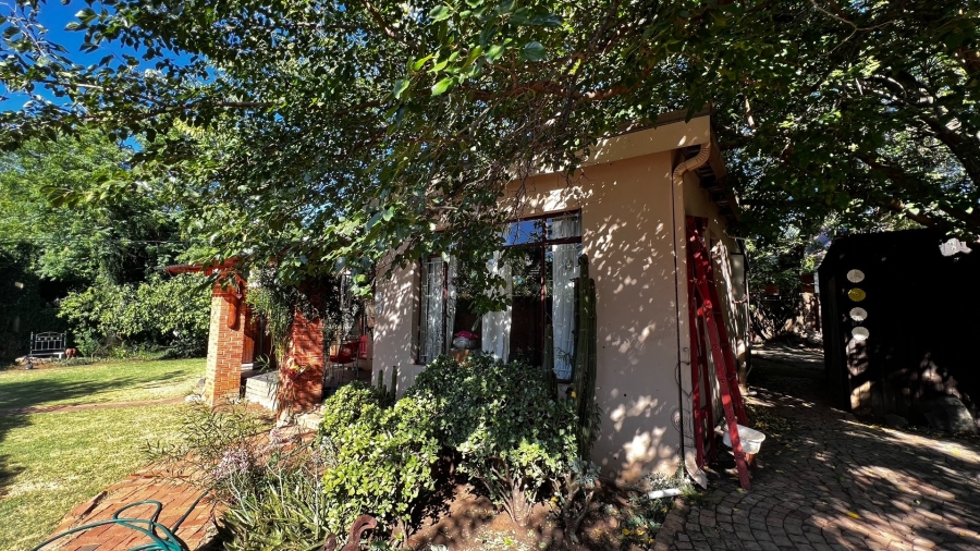 9 Bedroom Property for Sale in Waverley Free State